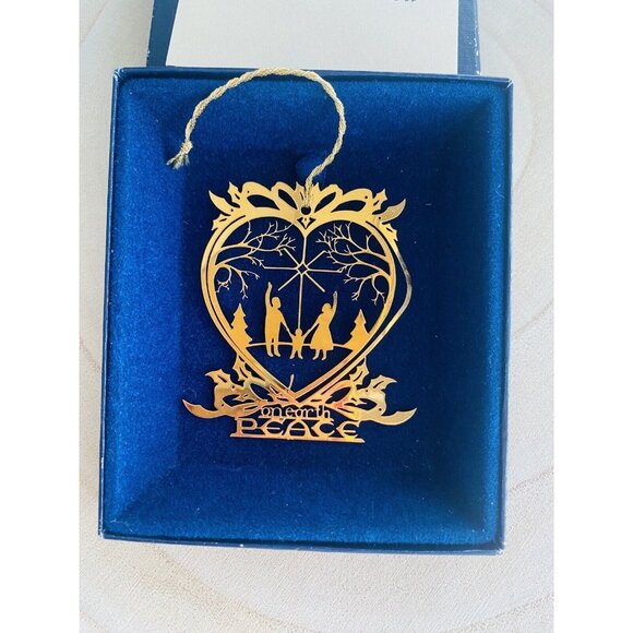Peace On Earth Ornament 24 KT Gold Finish The Heart Of America Family 1991 - Picture 5 of 6